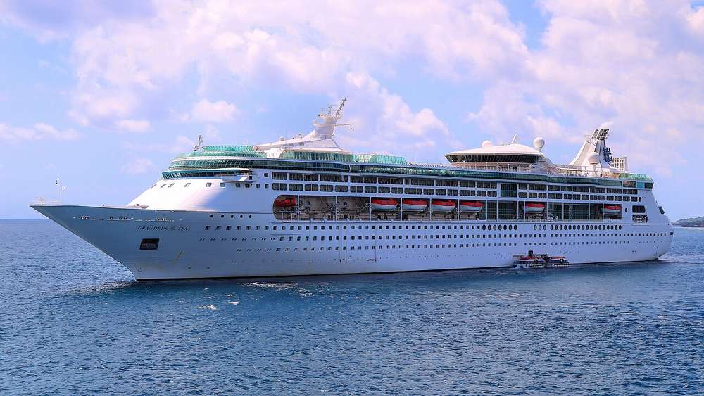 Grandeur of the Seas near Roatán, Honduras